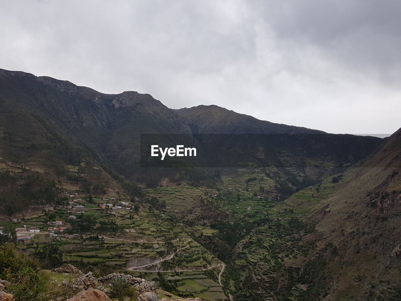 SCENIC VIEW OF MOUNTAIN AGAINST SKY