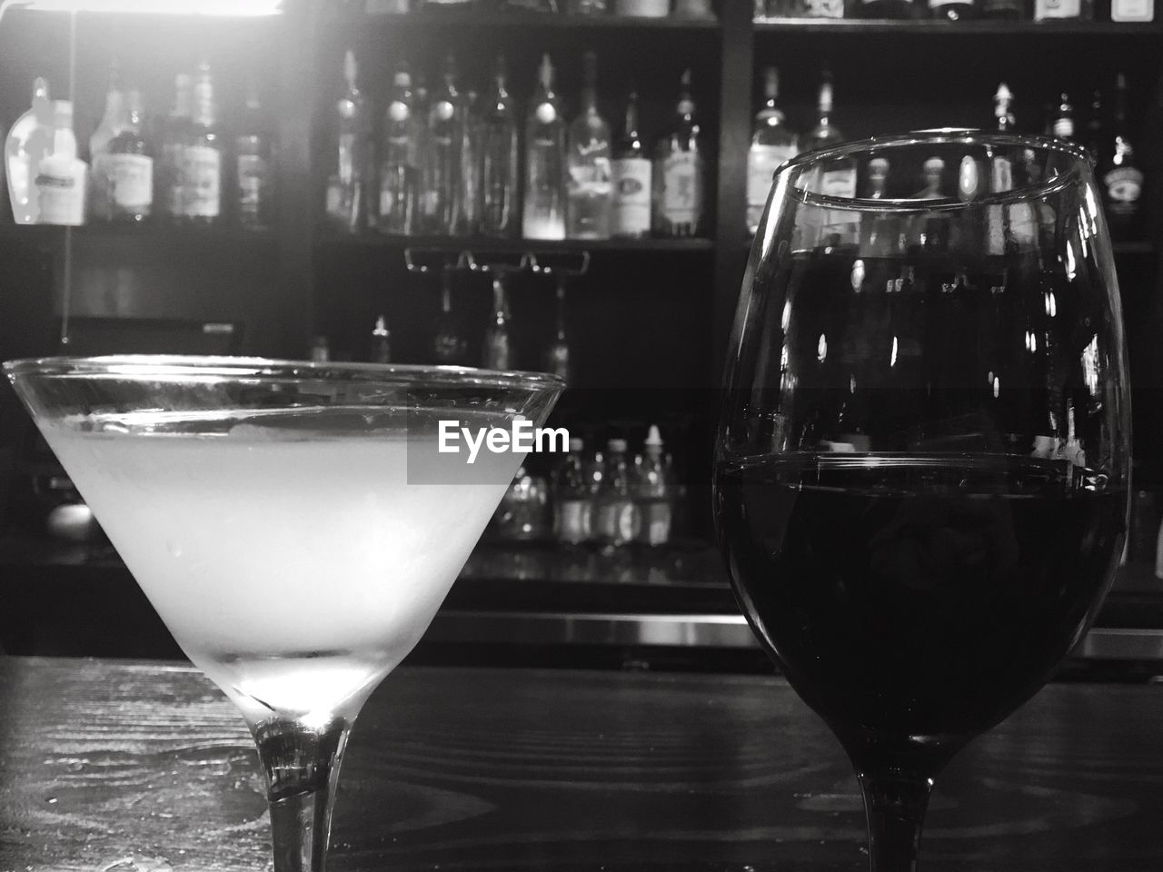 CLOSE-UP OF DRINK ON TABLE