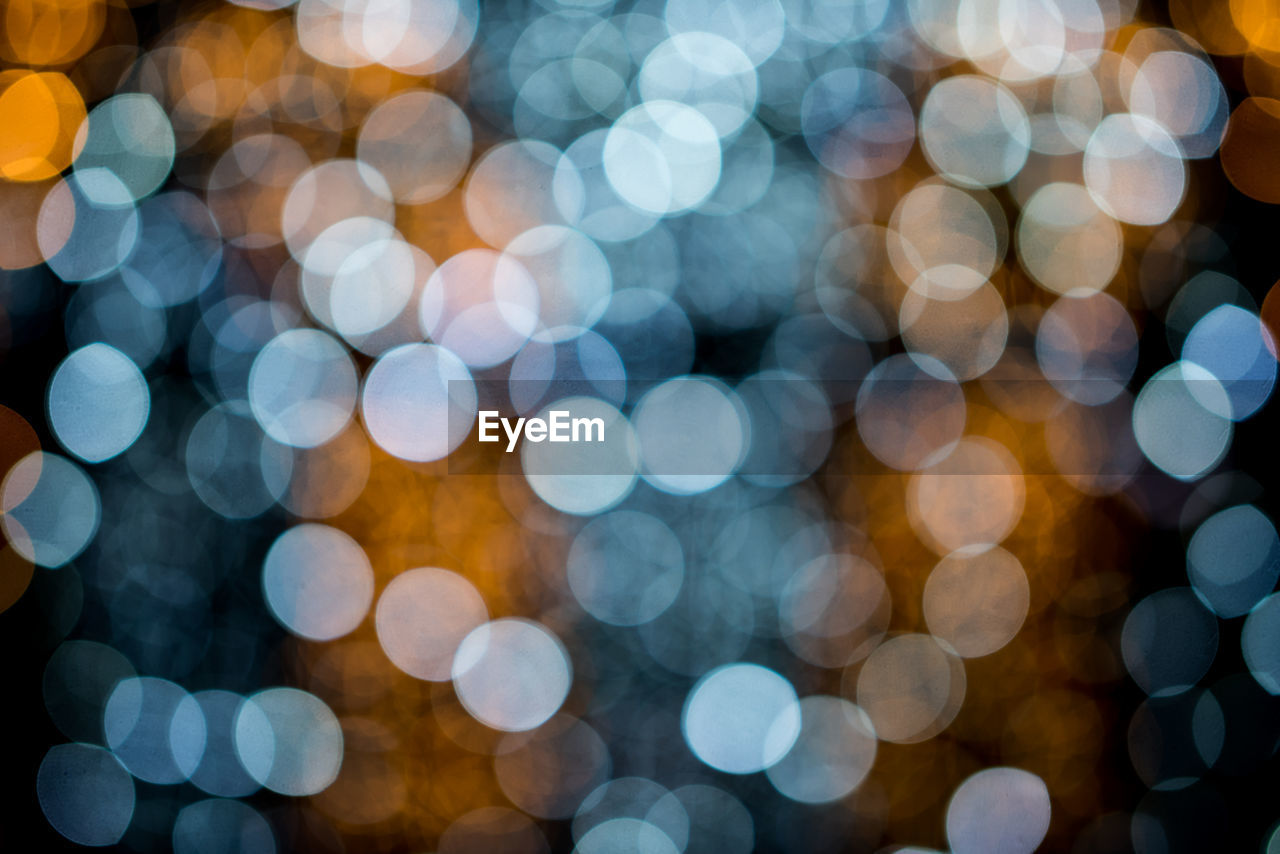 DEFOCUSED LIGHTS