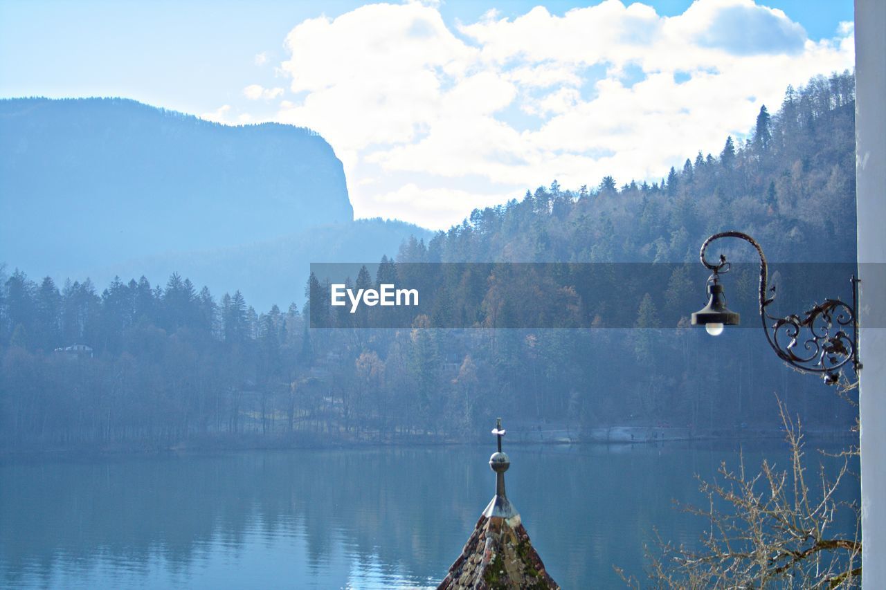 Panoramic view of lake and mountains against sky