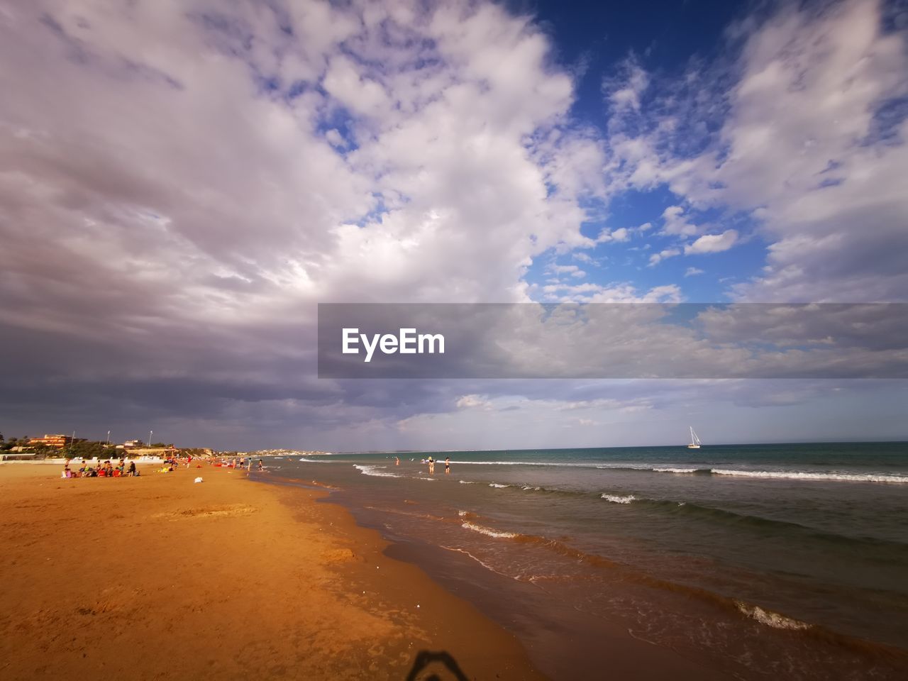 PANORAMIC VIEW OF SEA AGAINST SKY