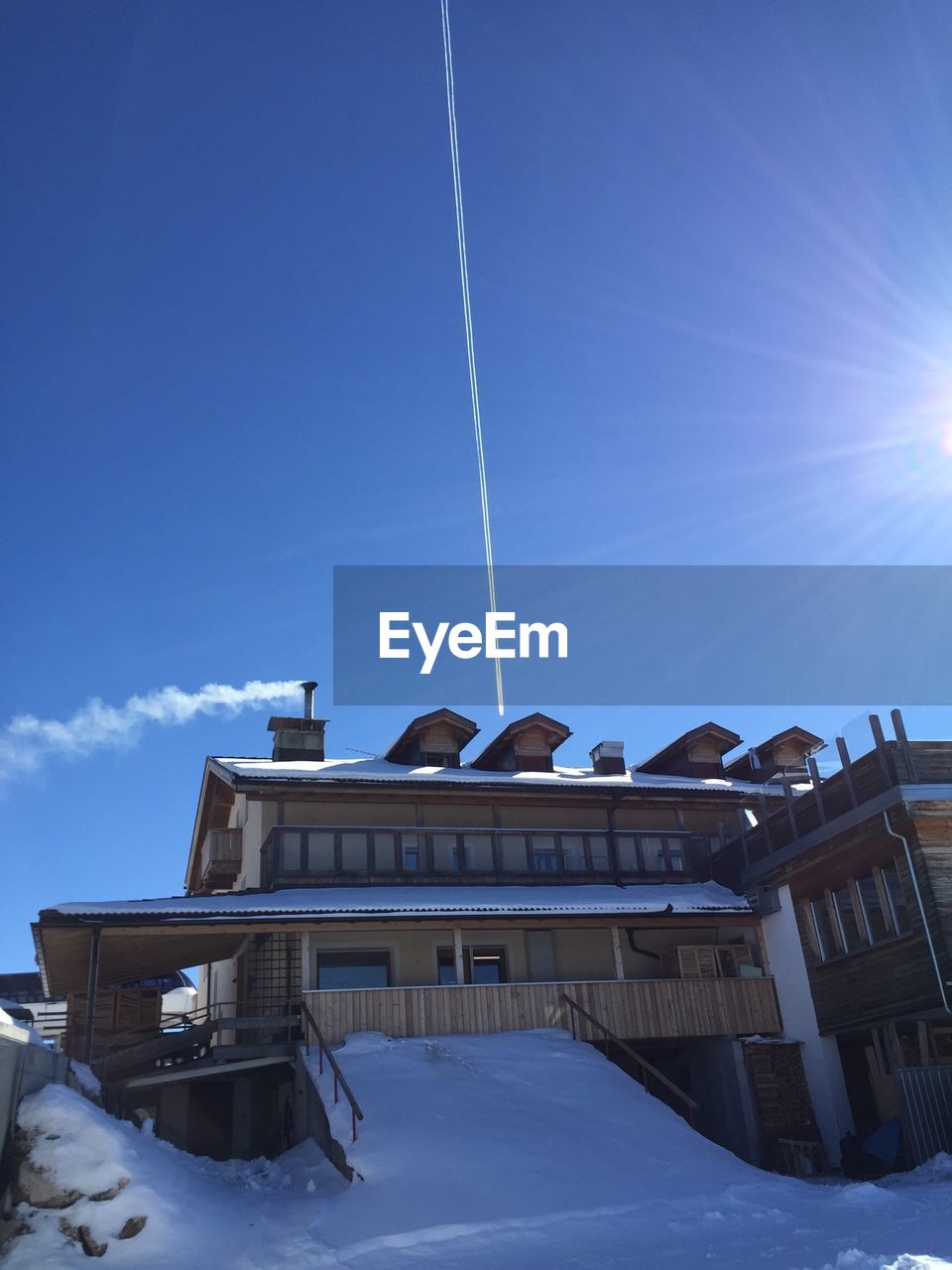 LOW ANGLE VIEW OF BUILDINGS AGAINST CLEAR SKY