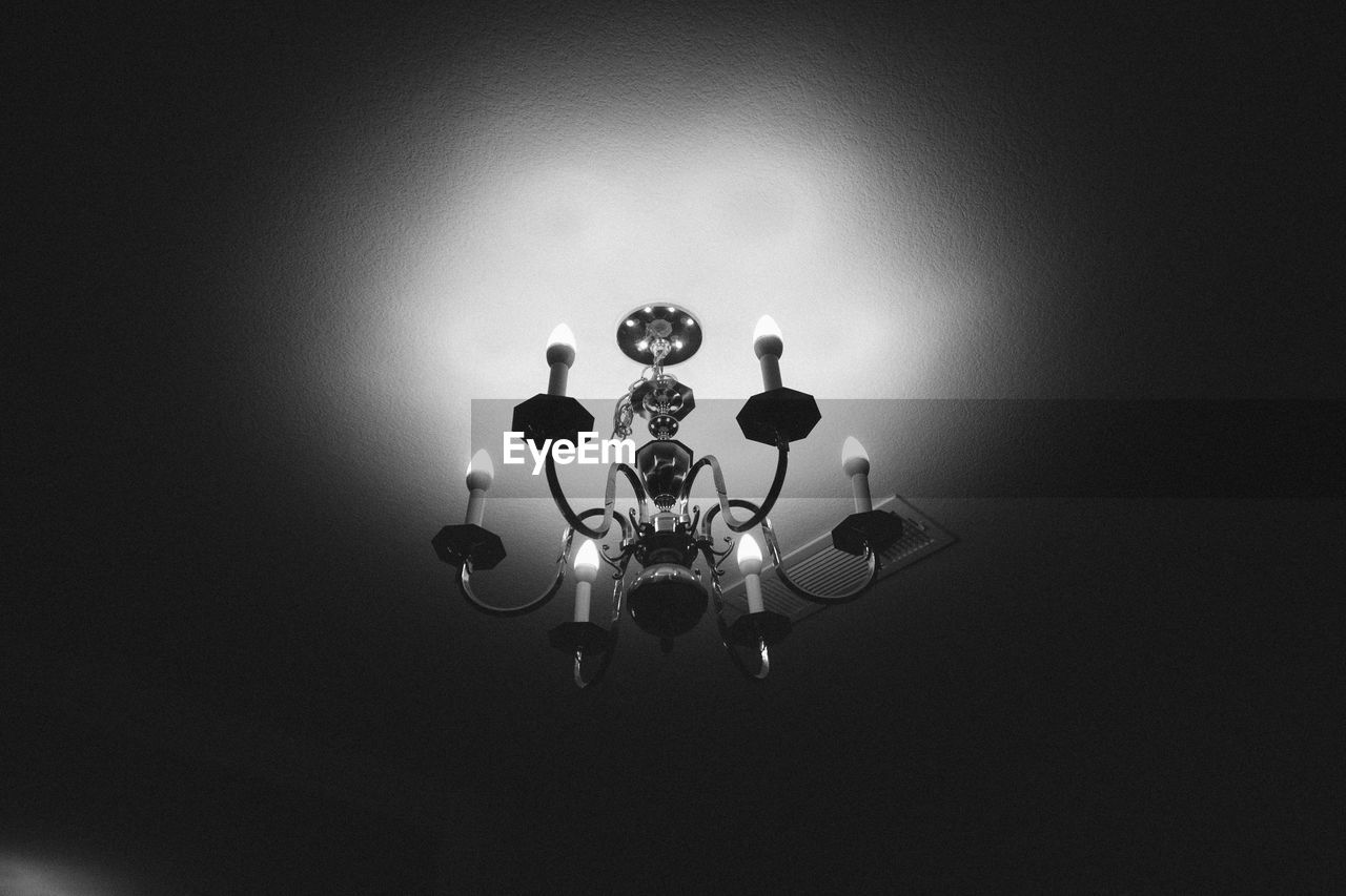 black, white, black and white, darkness, light, monochrome, lighting equipment, circle, monochrome photography, lighting, indoors, no people, macro photography, light fixture, copy space, low angle view, illuminated, chandelier