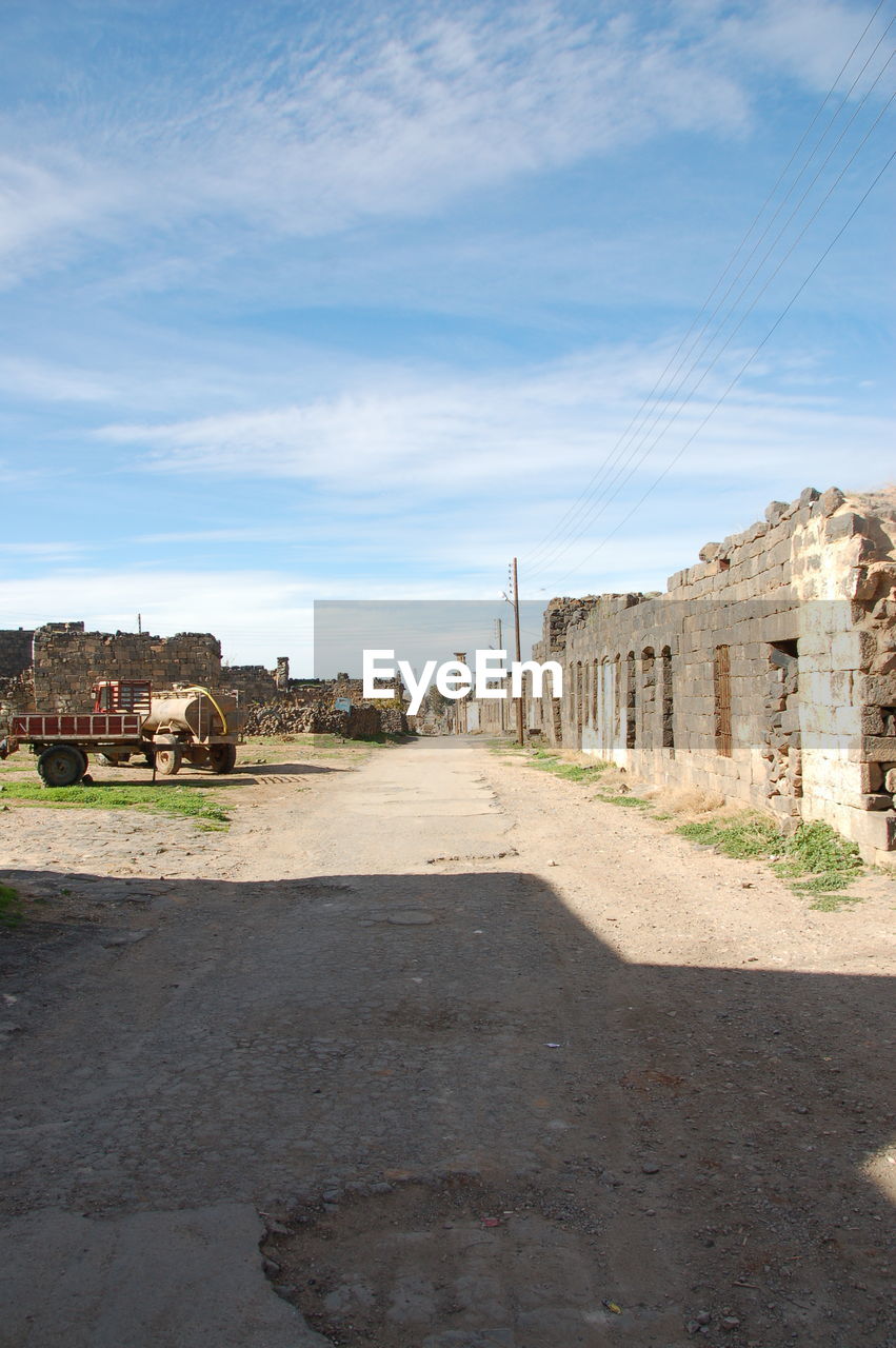 VIEW OF OLD BUILDINGS IN CITY