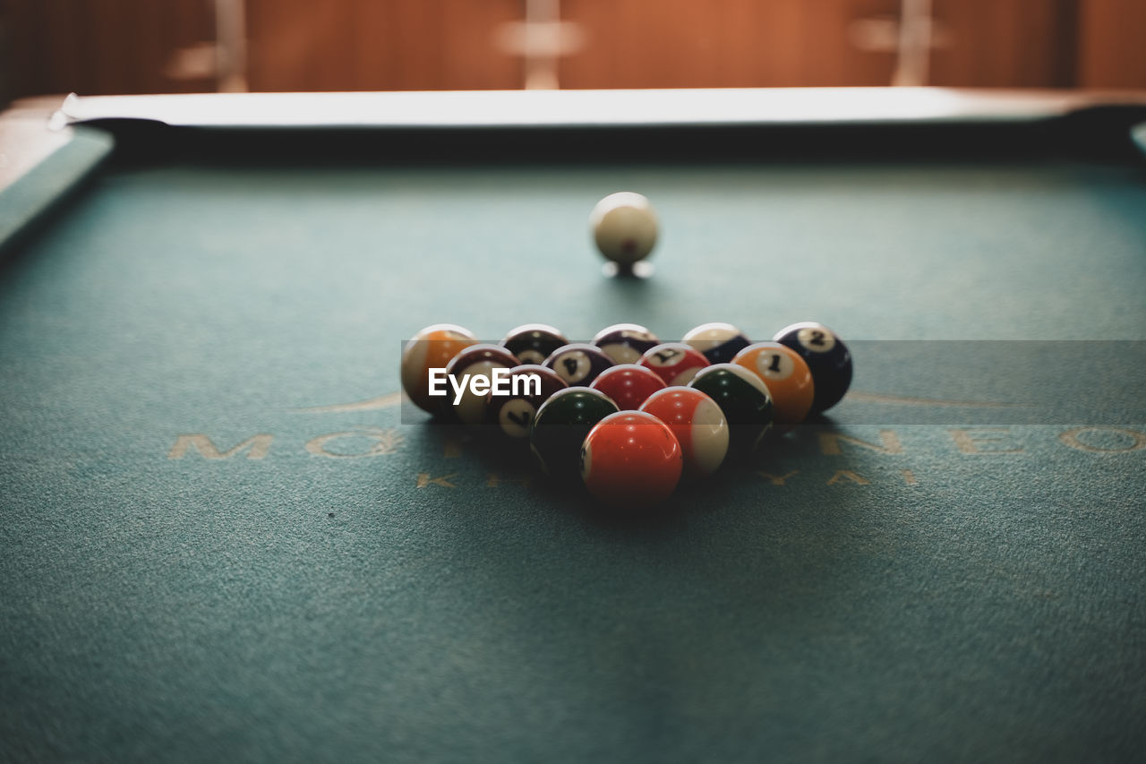 billiards, ball, sports, pool ball, pool table, pool sport, indoor games and sports, table, leisure activity, billiard table, game, leisure games, recreation, relaxation, billiard room, billiard ball, indoors, pool cue, cue ball, eight-ball, no people, sphere, nine-ball, sports equipment, snooker, competition