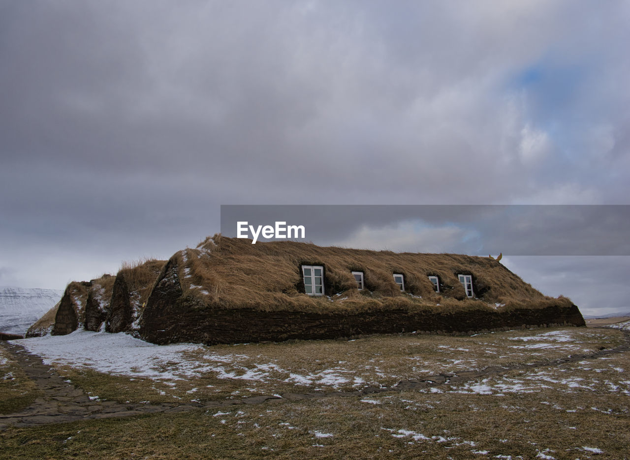 OLD RUINED BUILDING