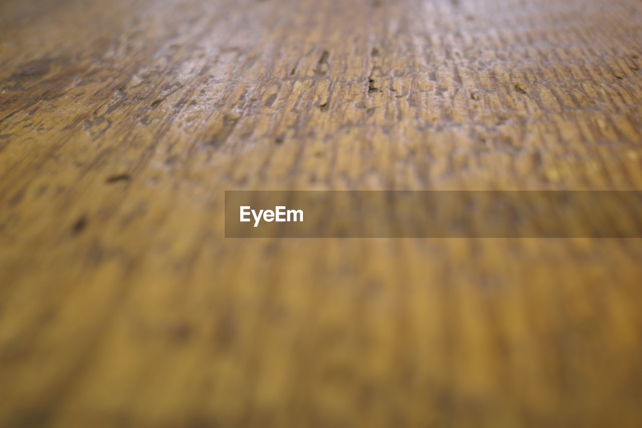 FULL FRAME SHOT OF TEXTURED WOOD