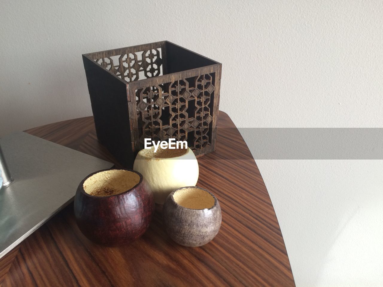 CLOSE-UP OF FOOD ON TABLE AGAINST WALL