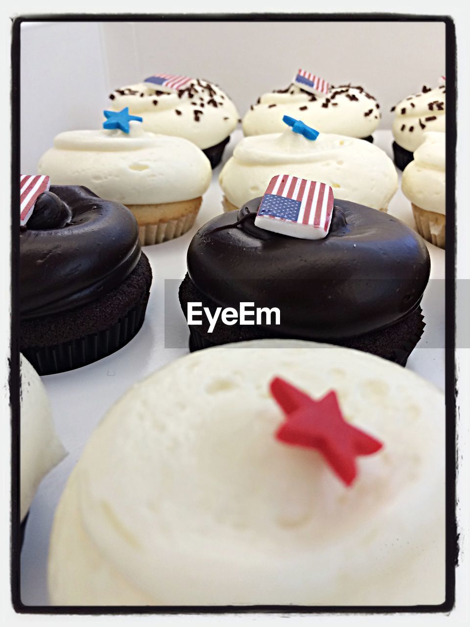Cupcakes topped with us flags