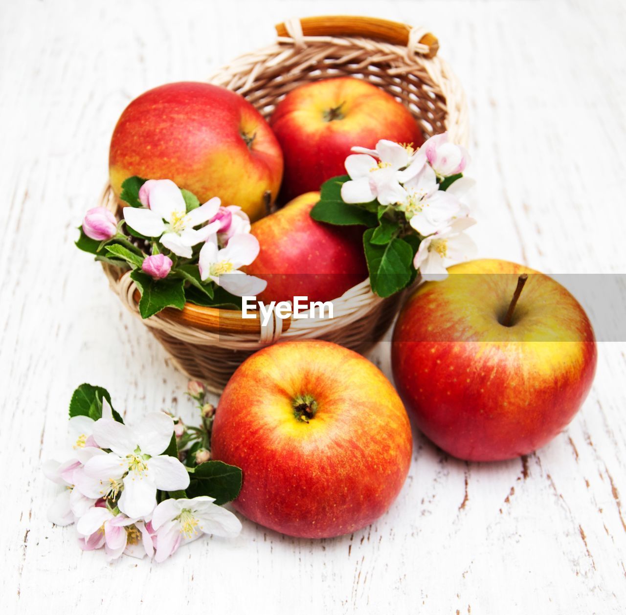 VIEW OF APPLES IN BASKET
