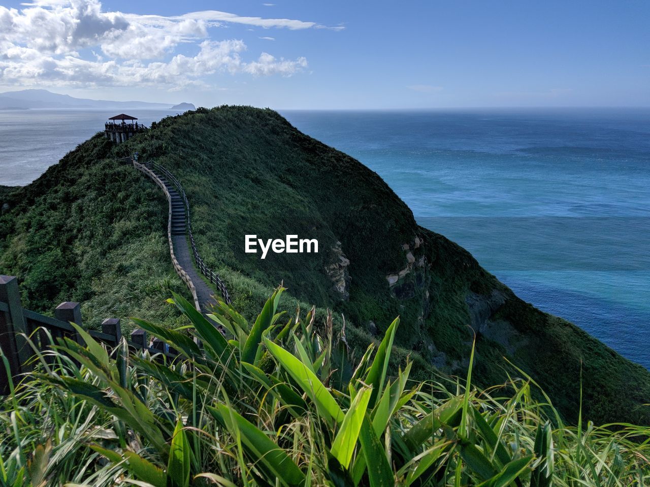 Scenic view of sea against sky
taiwan taipei keelung pacific ocean