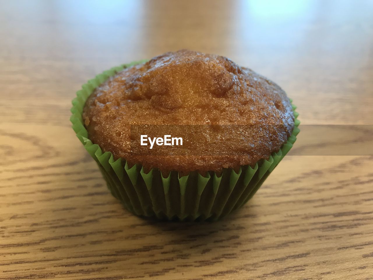 CLOSE-UP OF CUPCAKES IN PLATE