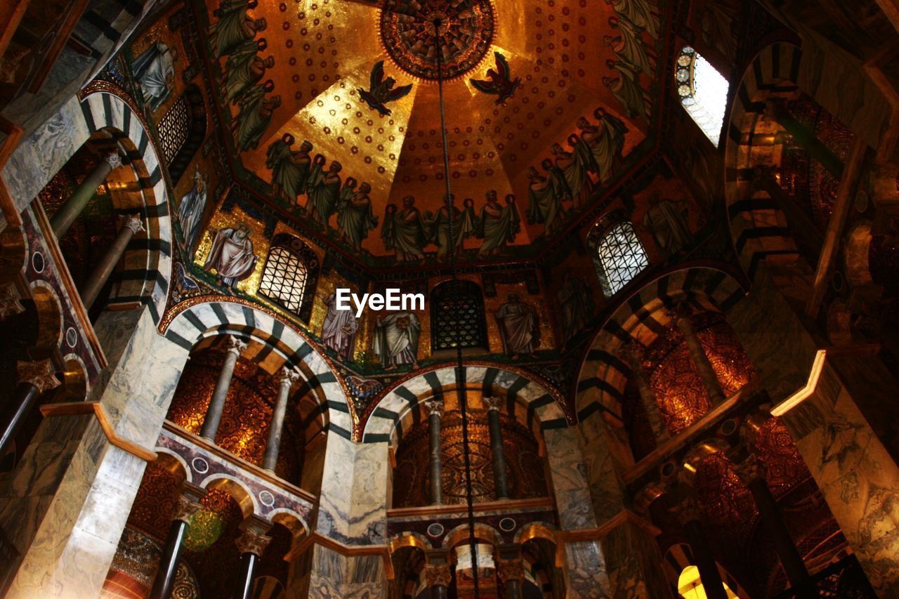 LOW ANGLE VIEW OF CEILING OF CATHEDRAL