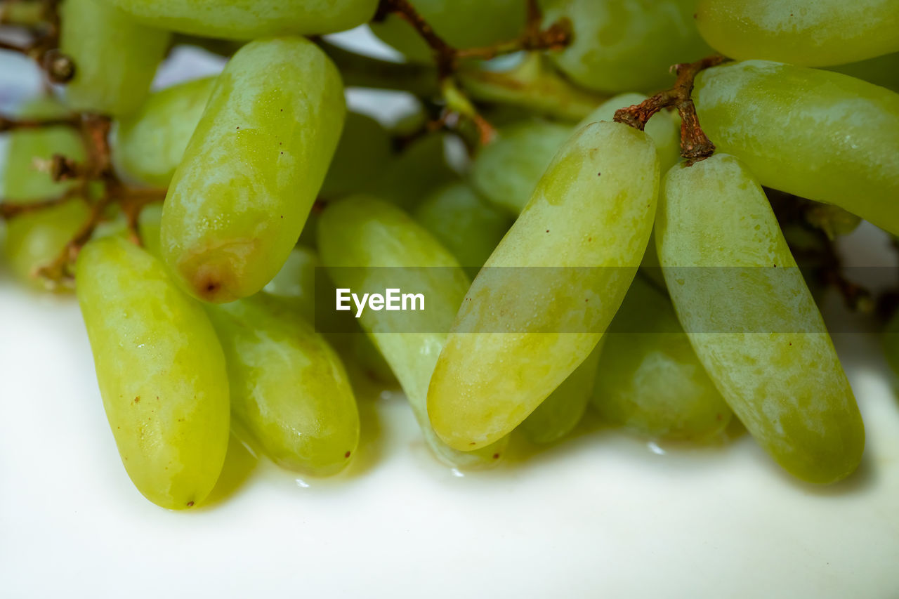 FULL FRAME SHOT OF FRUIT