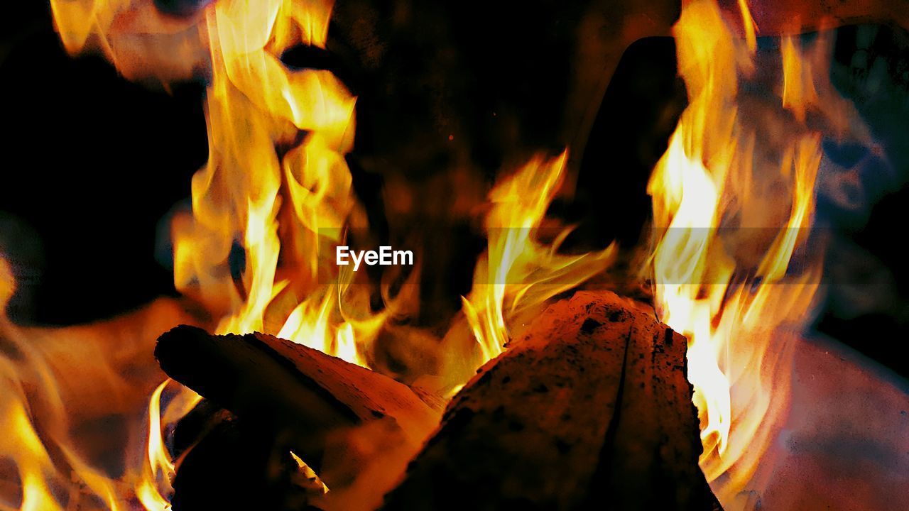 CLOSE-UP OF BURNING BONFIRE