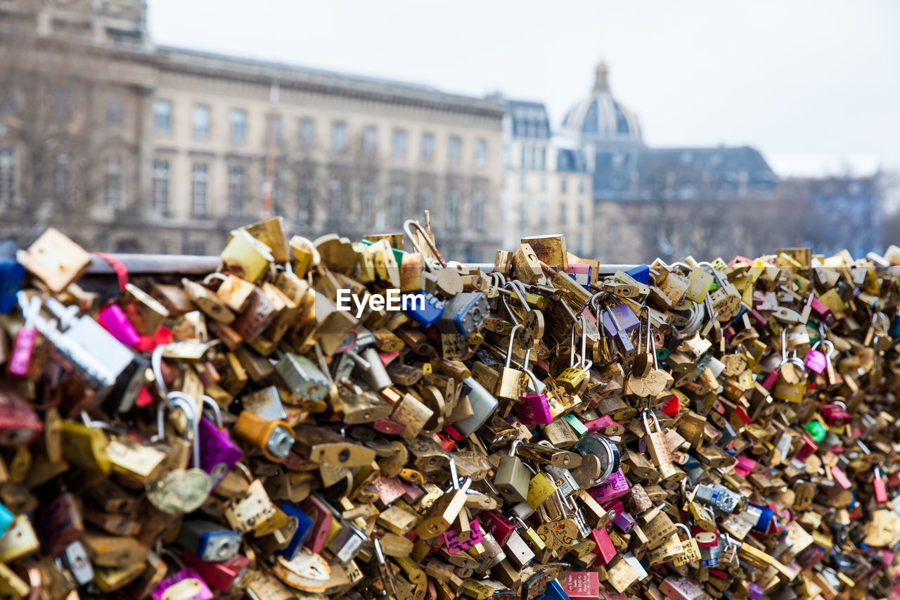 VIEW OF PADLOCKS ON CHAIN