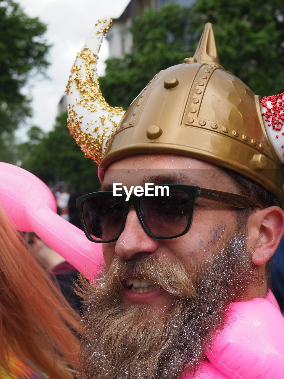 CLOSE-UP PORTRAIT OF YOUNG MAN WITH EYES CLOSED IN HALLOWEEN