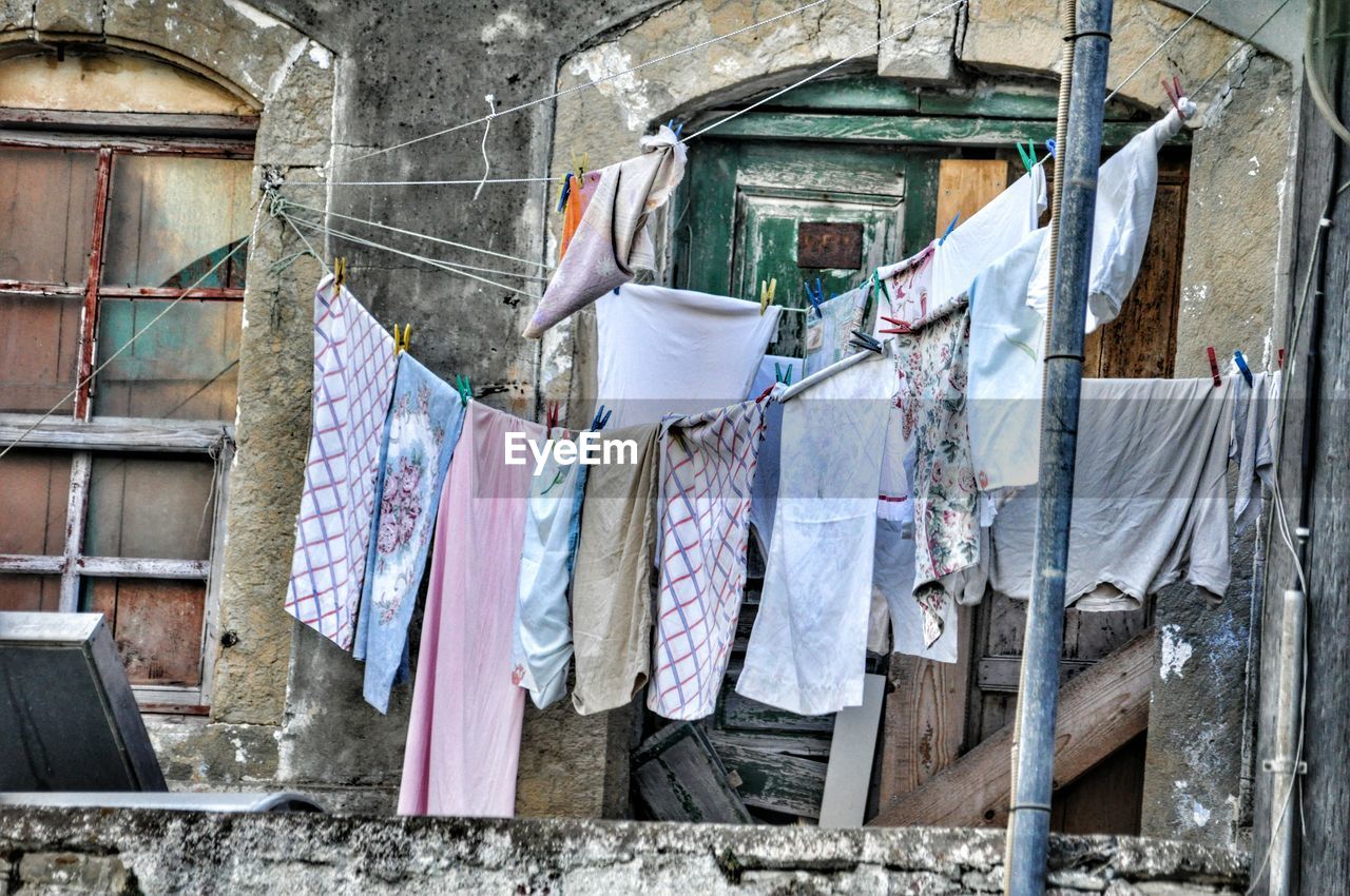 CLOTHES DRYING ON CLOTHESLINE