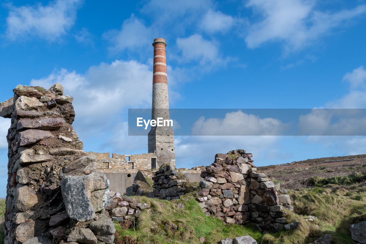 Landscape photo of an abandoned building from the mining industry on the cornish caost