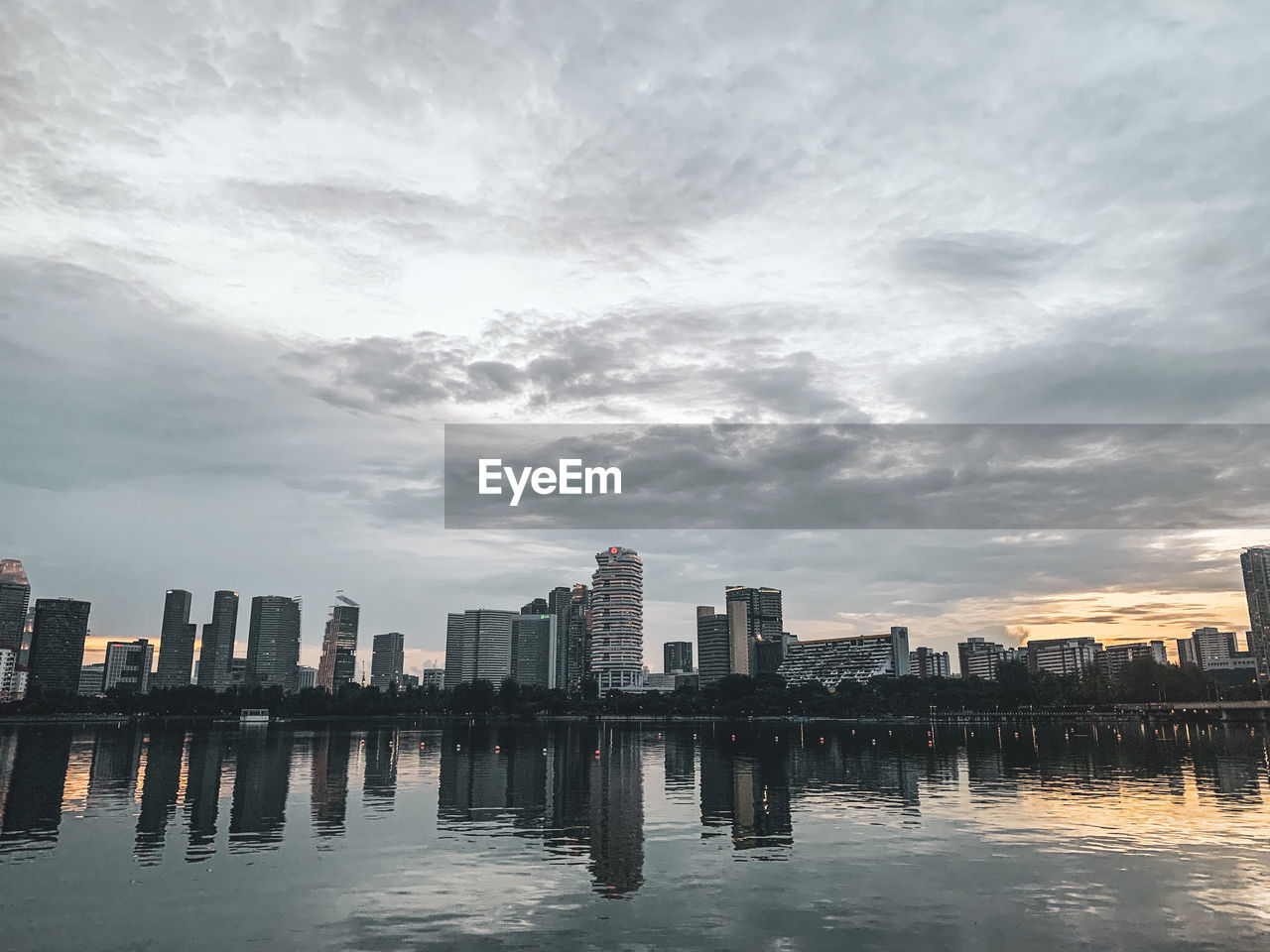 BUILDINGS BY CITY AGAINST SKY