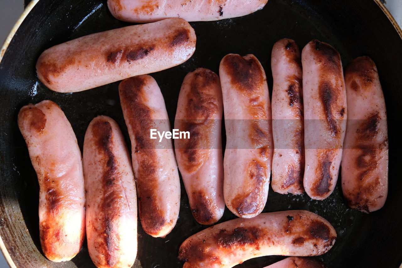 HIGH ANGLE VIEW OF CARROTS ON BARBECUE