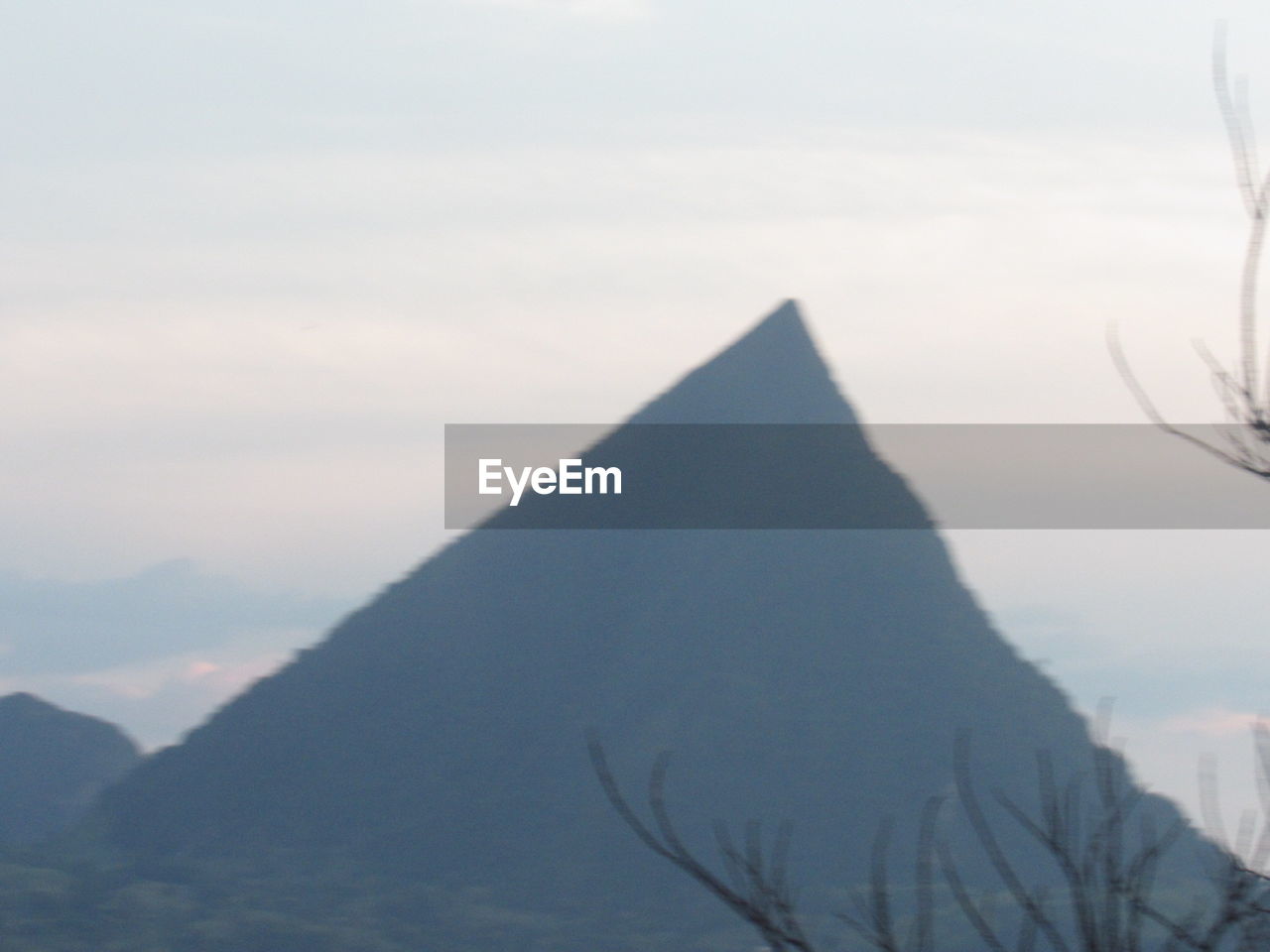 VIEW OF LANDSCAPE AGAINST SKY