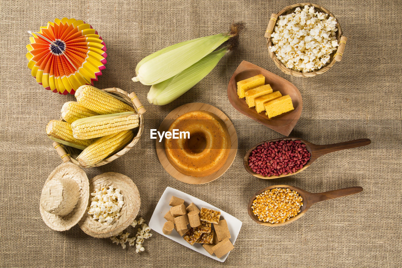 DIRECTLY ABOVE SHOT OF VARIOUS VEGETABLES