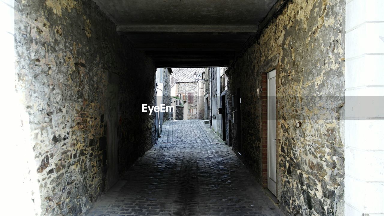 NARROW ALLEY IN OLD TOWN