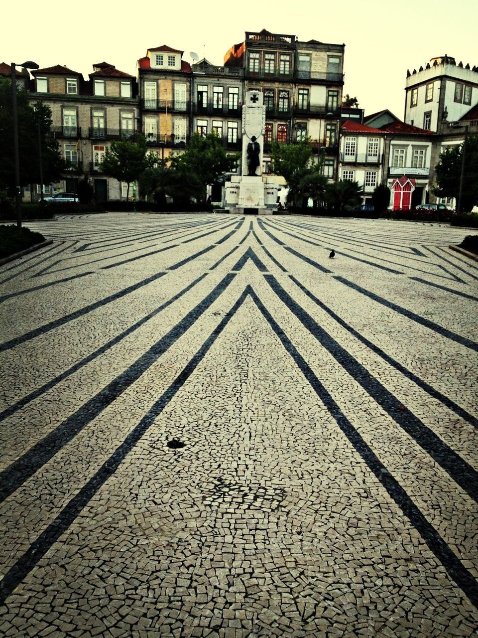 VIEW OF BUILDINGS IN CITY