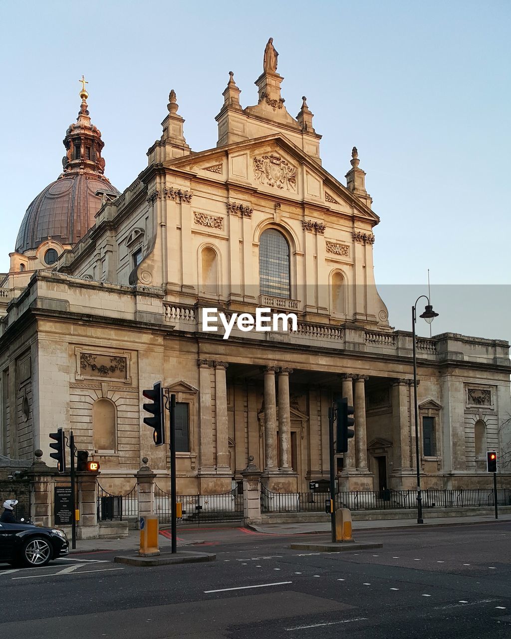 VIEW OF BUILDING AGAINST SKY