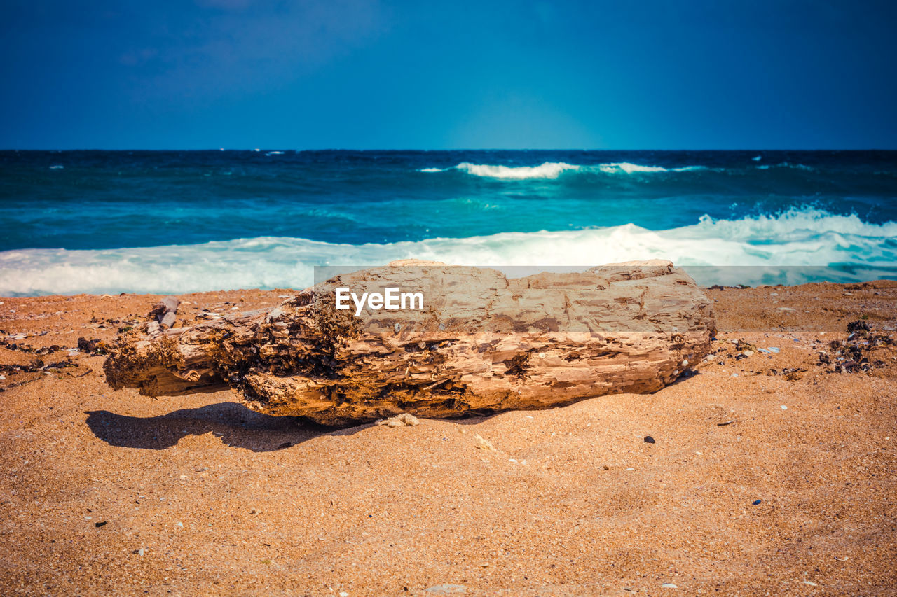 SCENIC VIEW OF SEA AGAINST BLUE SKY