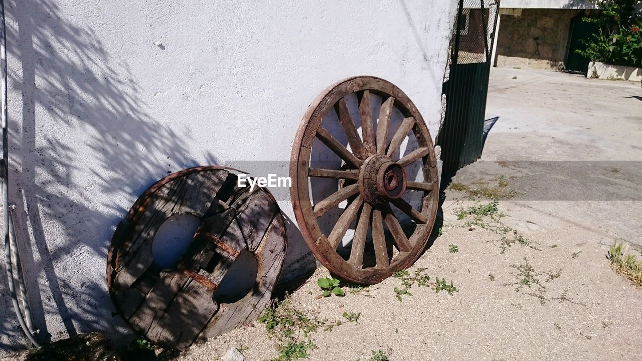 BICYCLE PARKED ON WALL