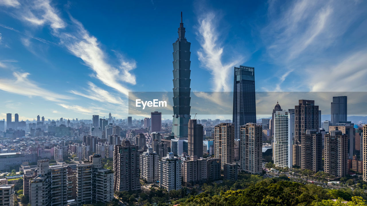 Taiwan city skyline and skycraper the beautiful of taipei, taiwan city skyline and skyscraper