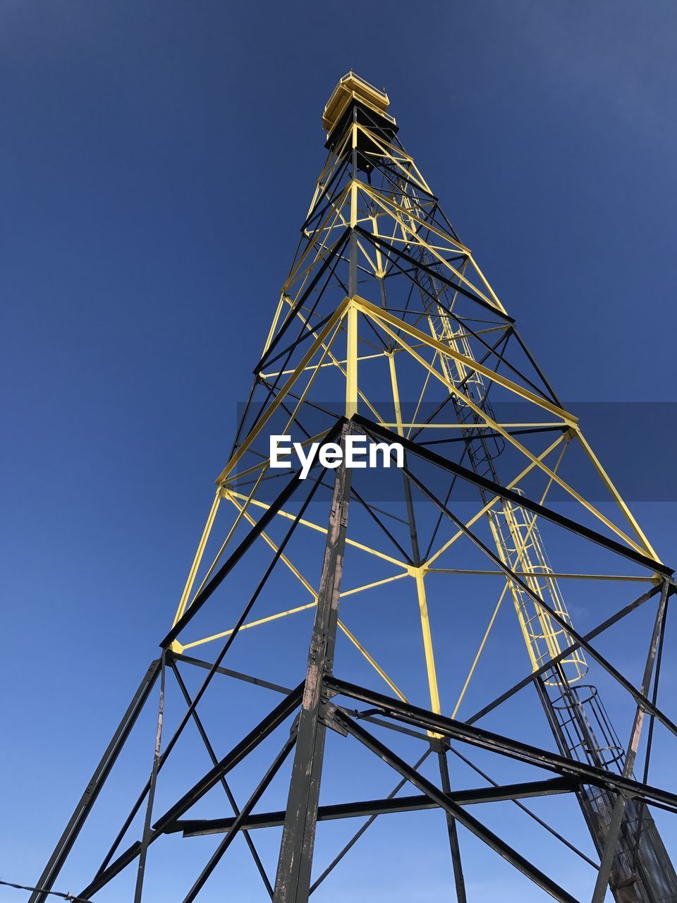 LOW ANGLE VIEW OF WATER TOWER AGAINST SKY