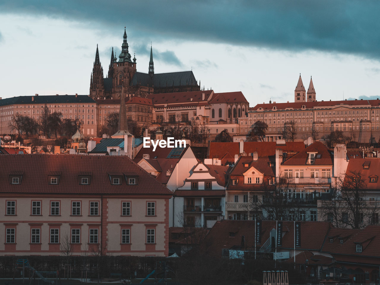 VIEW OF BUILDINGS IN CITY