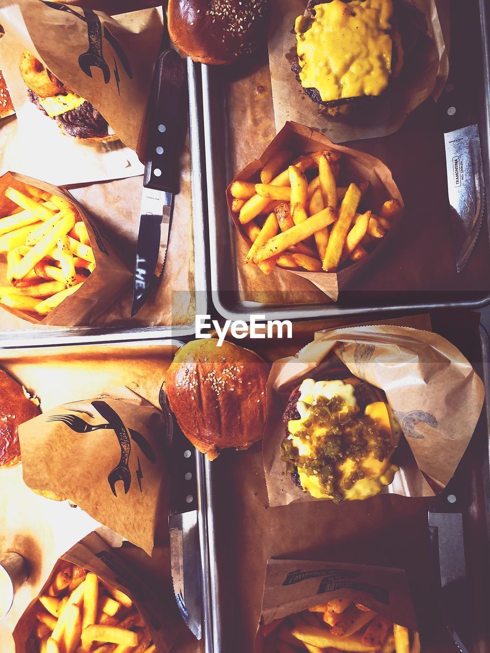 HIGH ANGLE VIEW OF FOOD SERVED IN TRAY