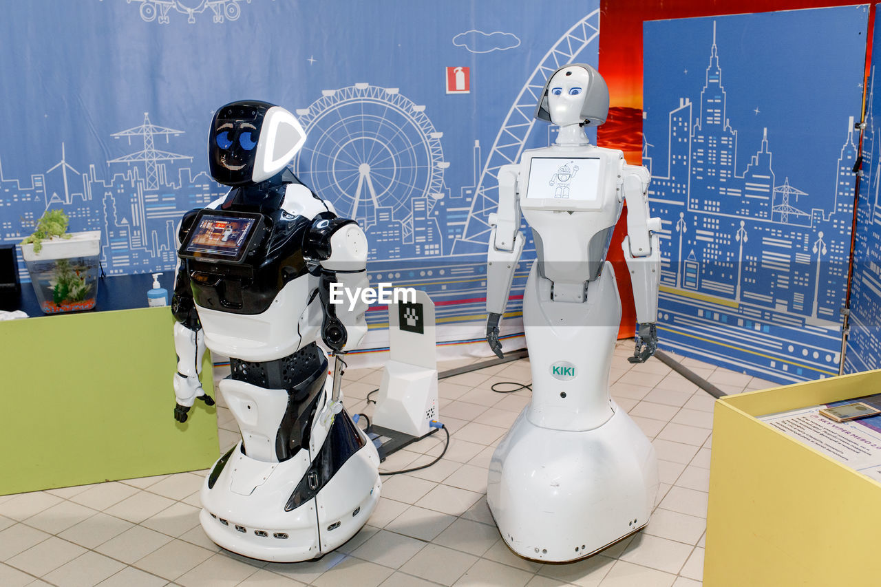 robot, technology, machine, cartoon, science, indoors, futuristic