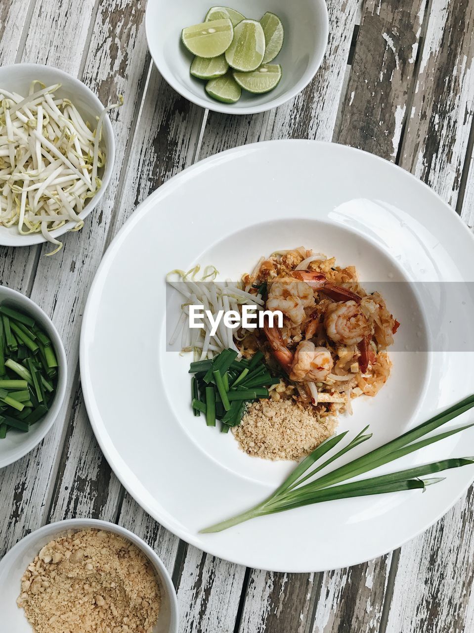 HIGH ANGLE VIEW OF FOOD ON TABLE