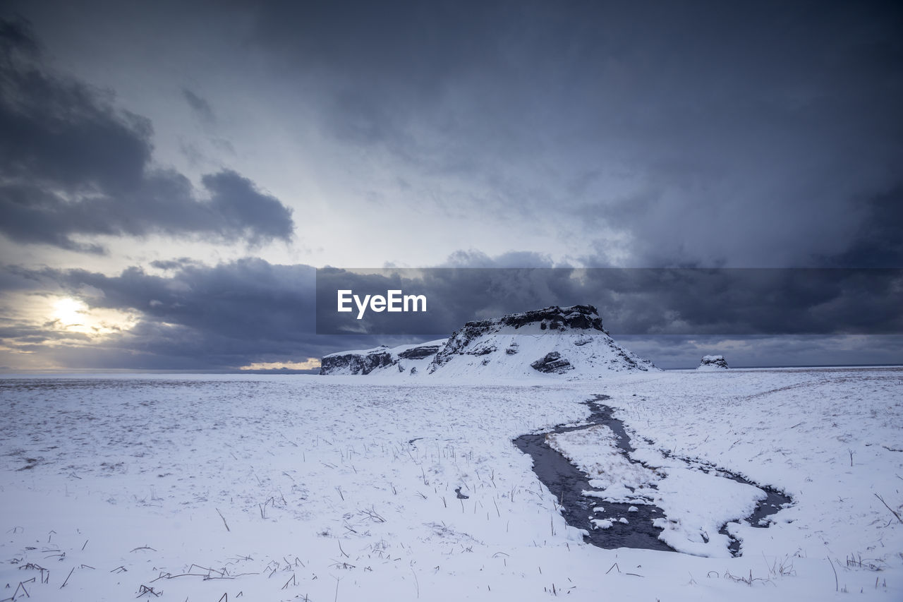 PANORAMIC VIEW OF LANDSCAPE AGAINST SKY