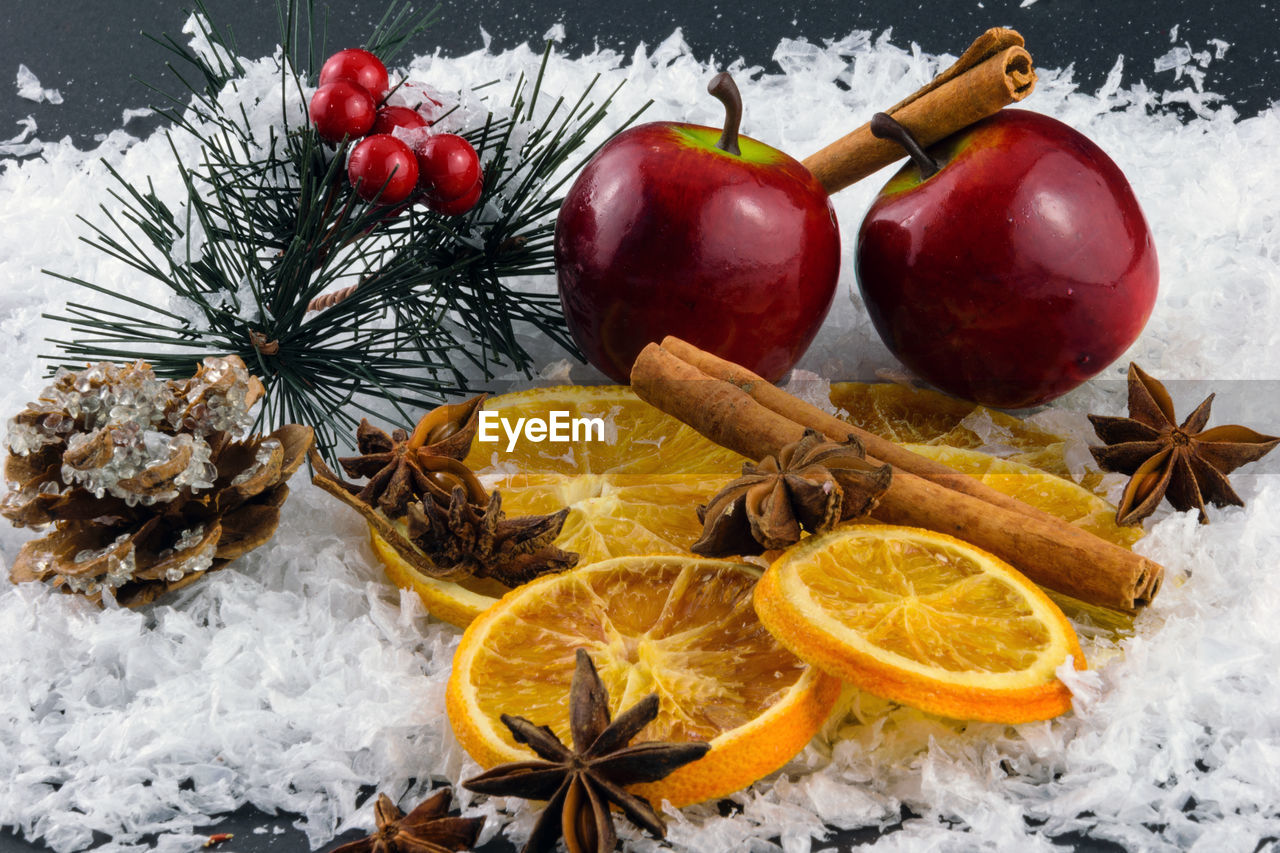 CLOSE-UP OF FRESH FRUITS IN WINTER