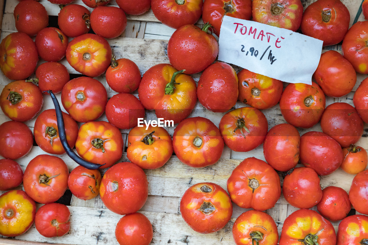 Red tomatoes in the market