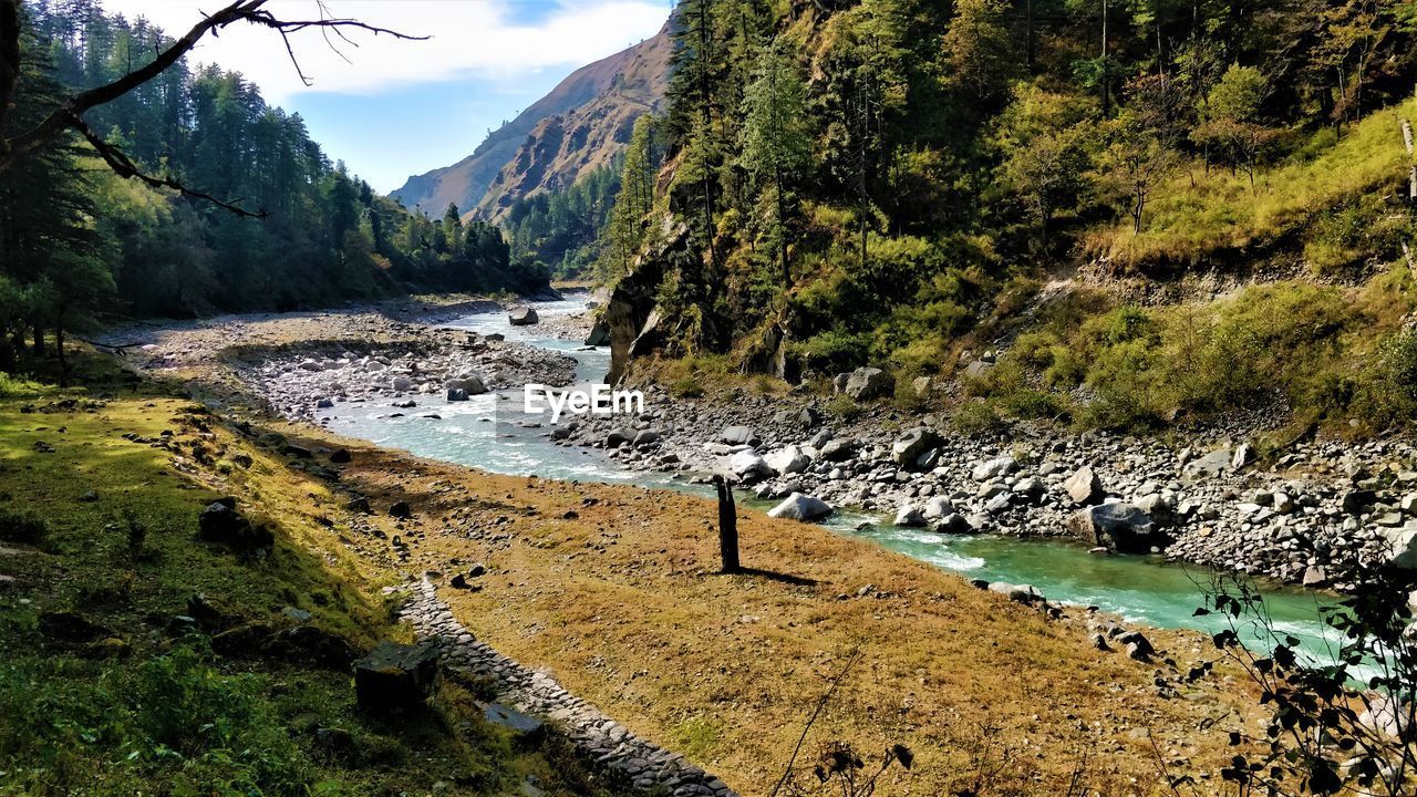 Tons river, sankri, uttarakhand, india. tons is a tributary of the holy river yamuna. 