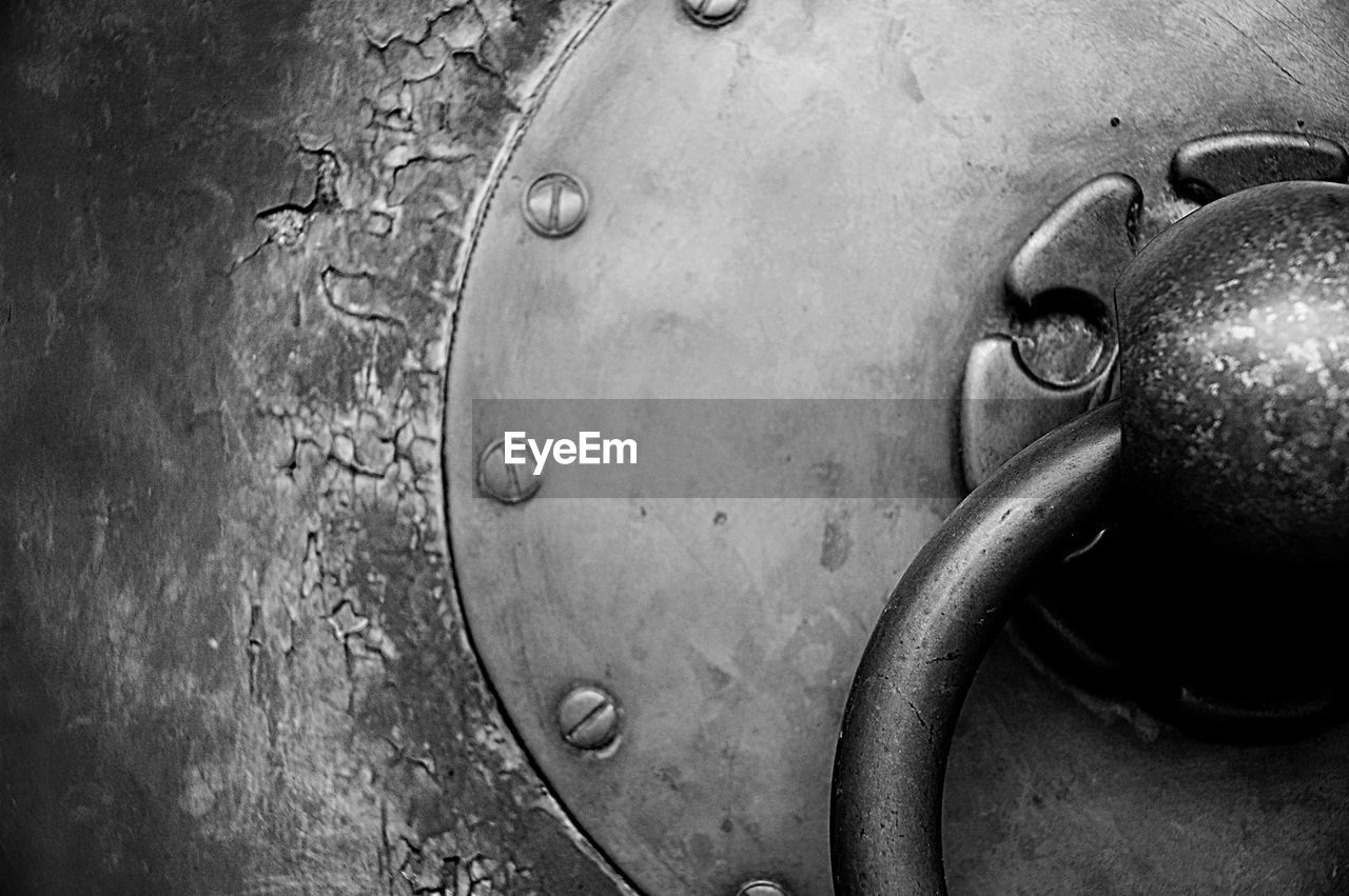 FULL FRAME SHOT OF OLD MACHINE