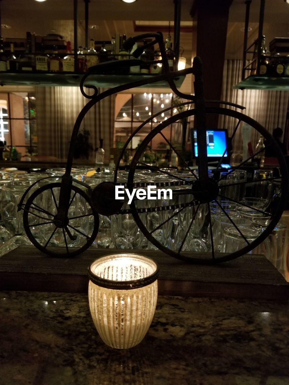 ELECTRIC LAMP ON TABLE IN RESTAURANT