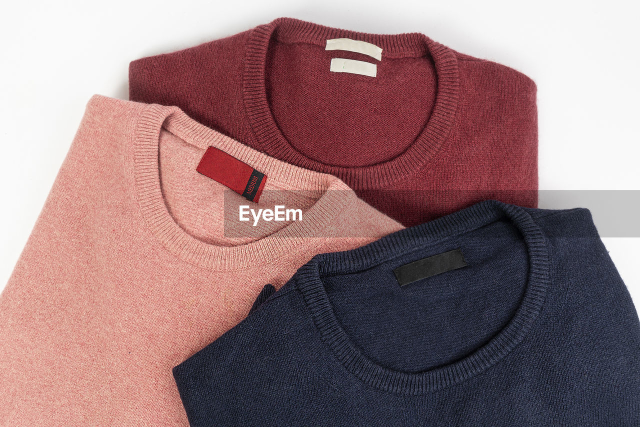 CLOSE-UP OF PERSON WEARING HAT