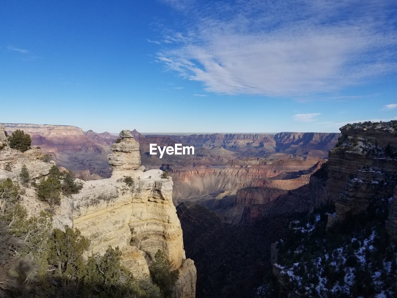 SCENIC VIEW OF MOUNTAIN RANGE AGAINST SKY