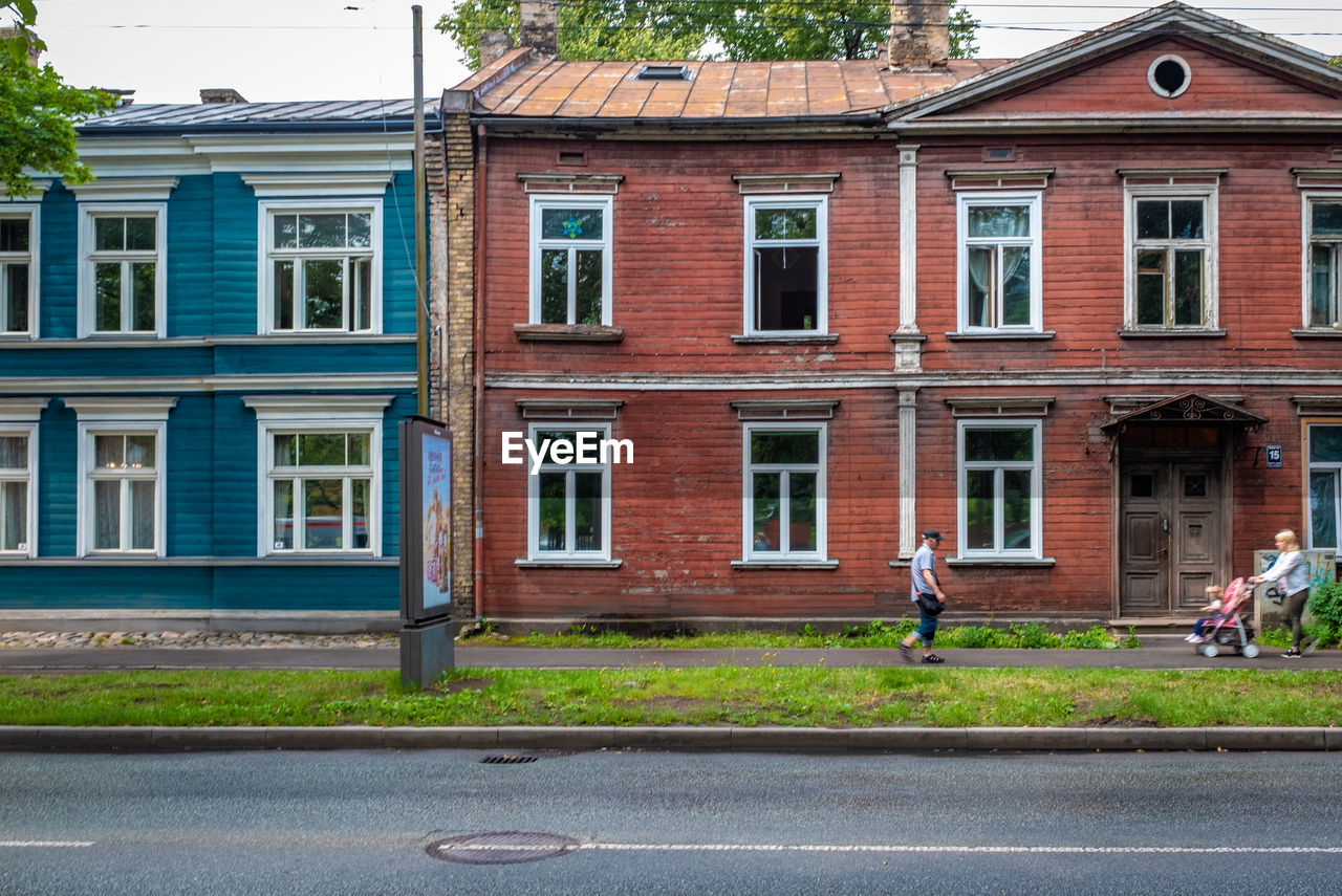 VIEW OF RESIDENTIAL BUILDING