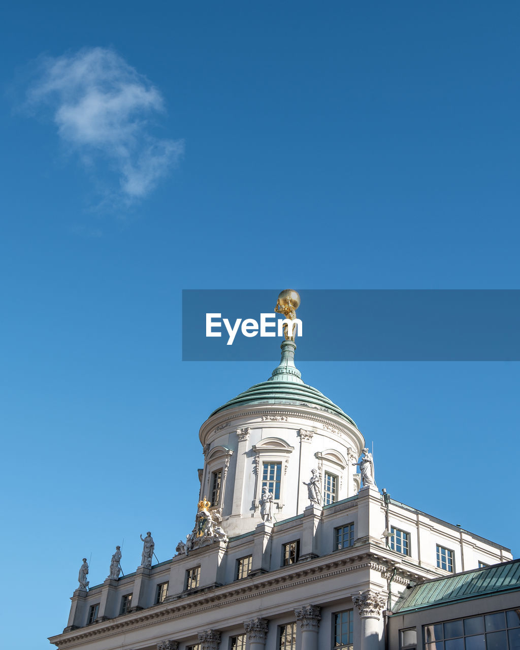 architecture, building exterior, built structure, sky, landmark, blue, dome, travel destinations, nature, low angle view, no people, building, day, the past, history, city, clear sky, travel, sunny, government, cloud, outdoors, tower, copy space, place of worship, religion, tourism, belief