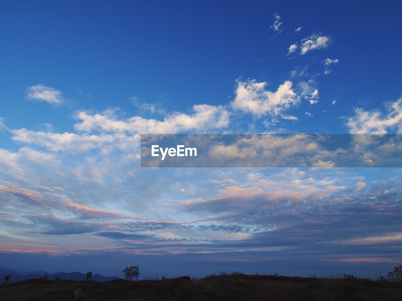 SCENIC VIEW OF SILHOUETTE LANDSCAPE AGAINST SKY