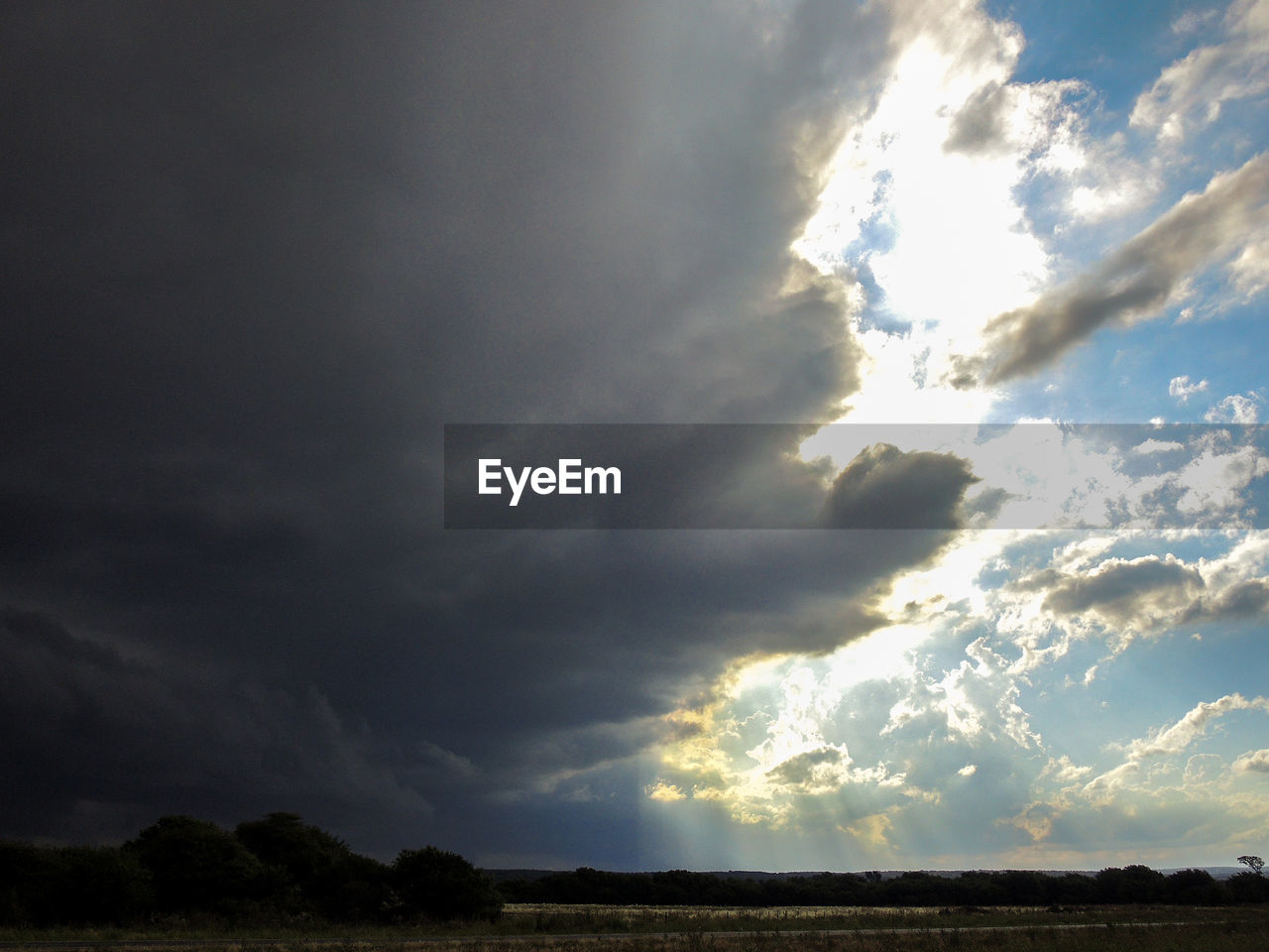 LOW ANGLE VIEW OF SKY OVER LANDSCAPE